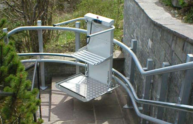 Instalacion y venta de plataformas salvaescaleras curvas